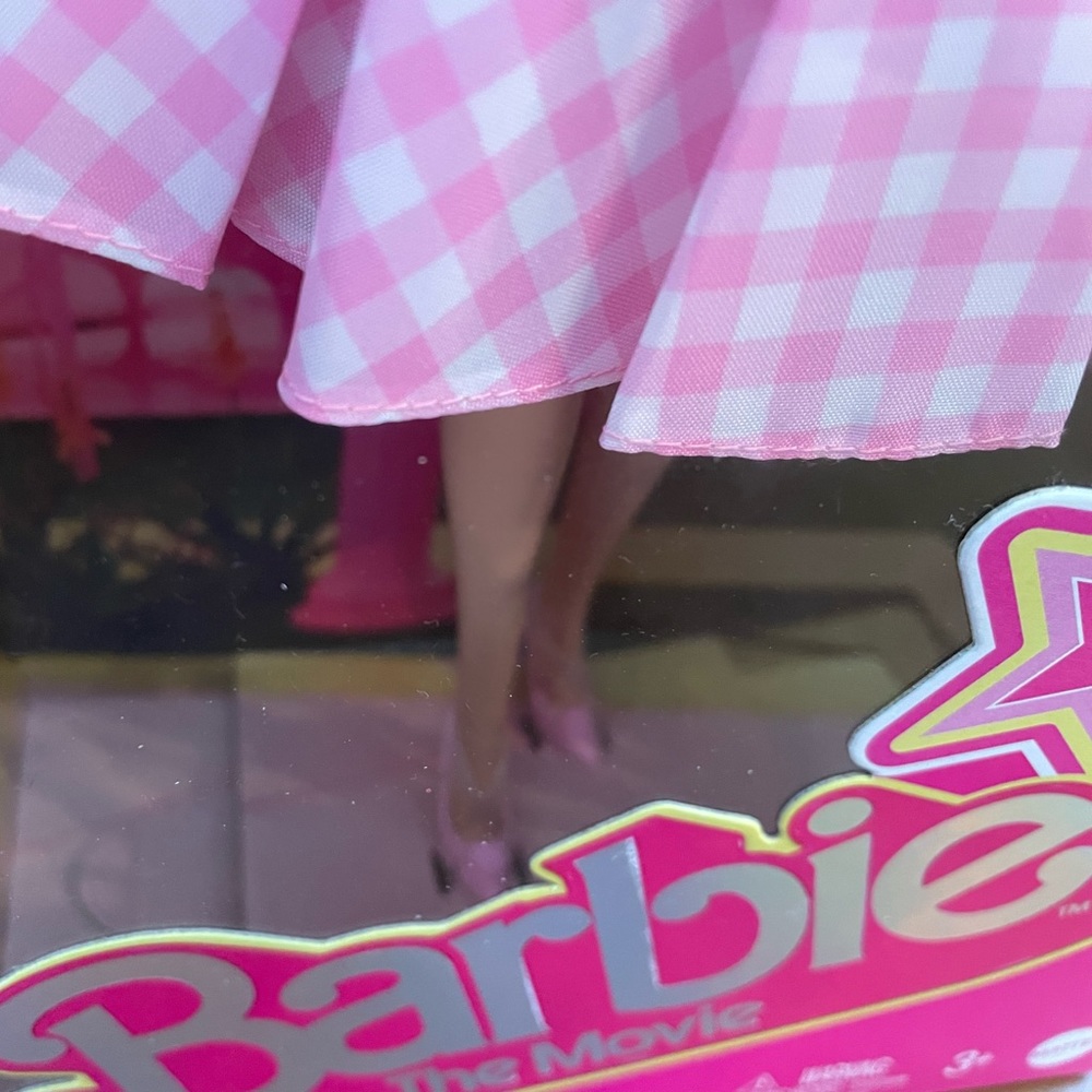 Barbie in pink gingham dress from Barbie The Movie Margot R NRFB NWT 🎉Host Pick🎉 - Picture 4 of 8